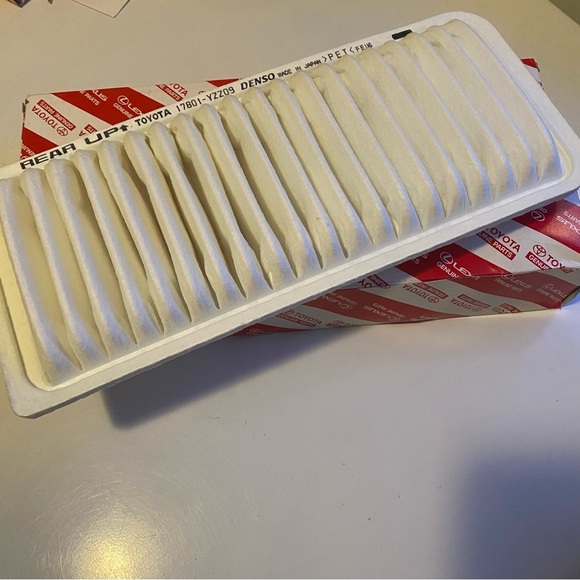 Intake Air Filter for Toyota and Lexus V6 Hybrids Part #17801-YZZ09 - Picture 4 of 5